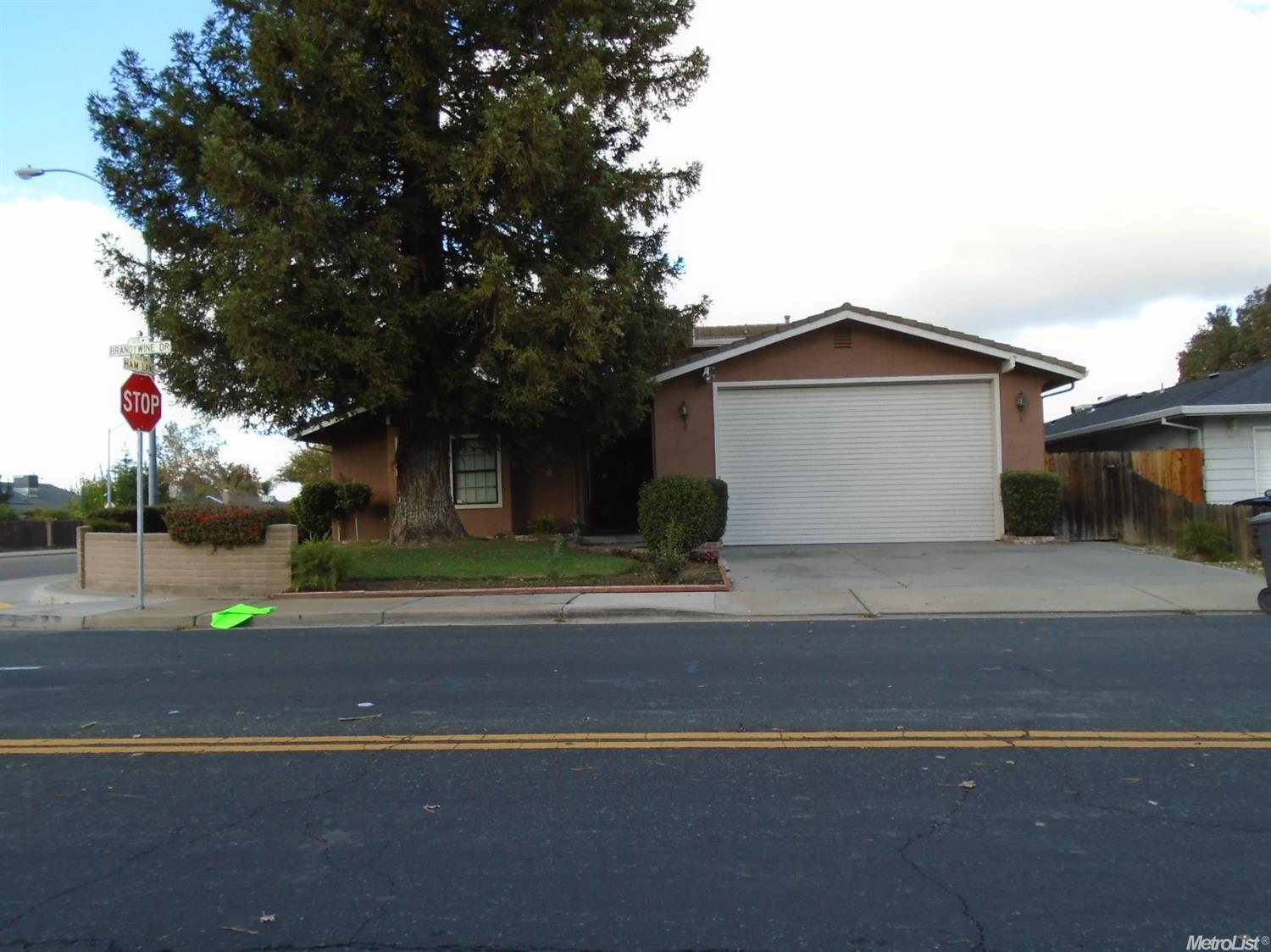 1233 Brandywine Dr, Lodi, CA 95240 photo 2