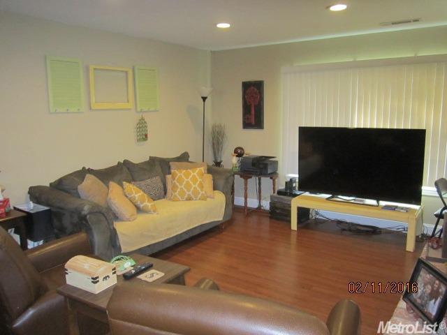 2304 Evelle Ln, Turlock, CA 95380 photo 4