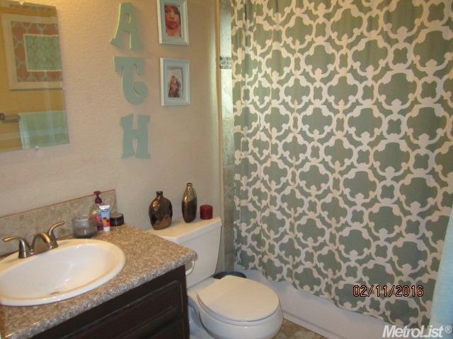 2304 Evelle Ln, Turlock, CA 95380 photo 9