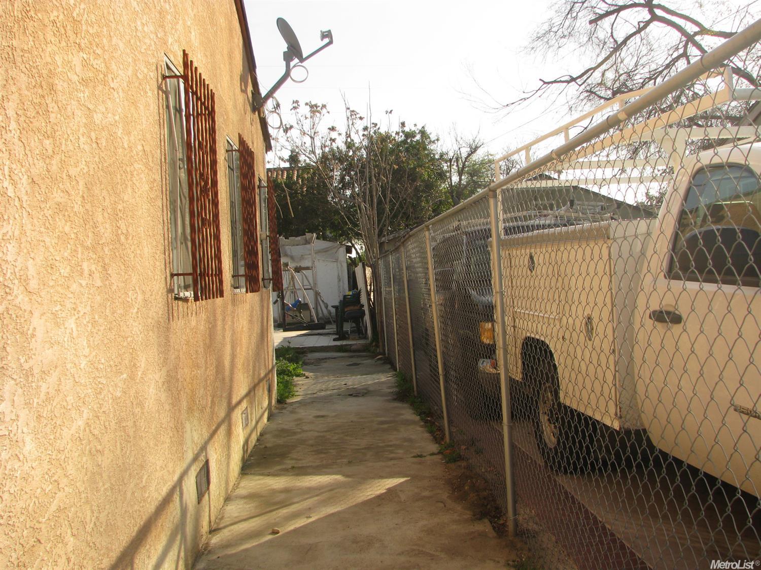 14522 S White Ave, Other, CA 90221 photo 19