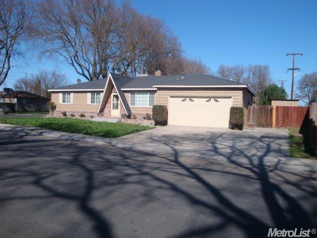 1625 Hialeah Dr, Modesto, CA 95350 photo 2