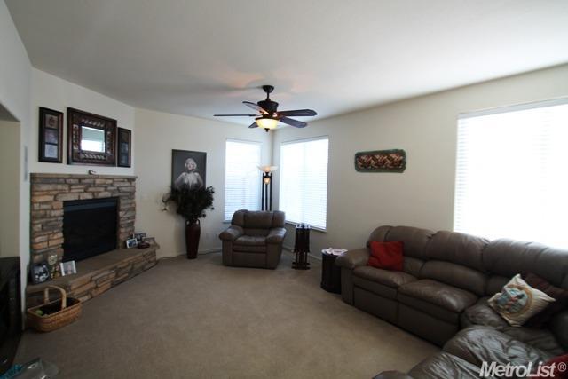 556 Denier Ct, Galt, CA 95632 photo 4