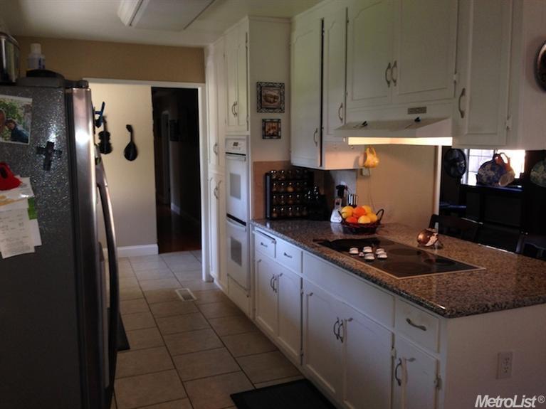 1305 Topaz Way, Modesto, CA 95355 photo 4