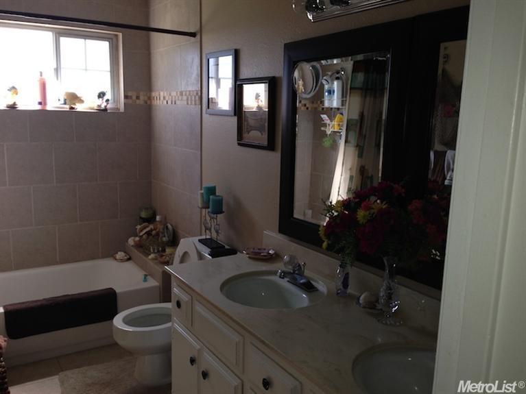 1305 Topaz Way, Modesto, CA 95355 photo 6