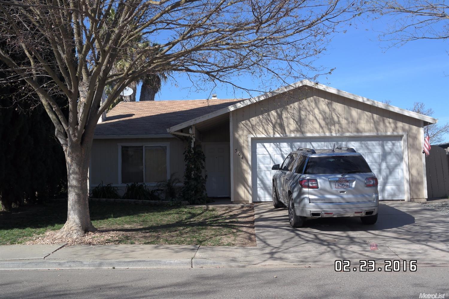 304 Barros St, Patterson, CA 95363 photo 1