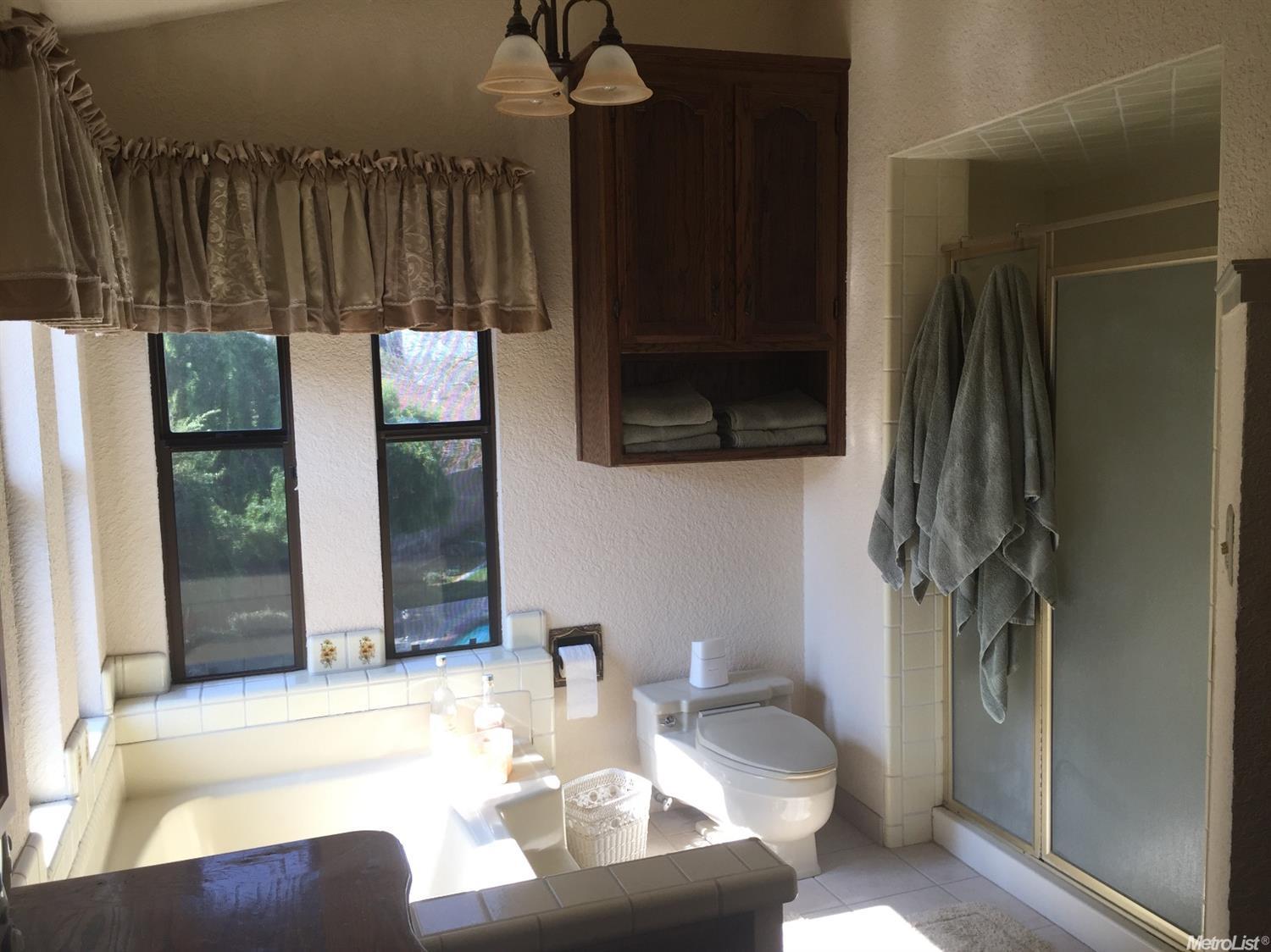 1409 Oakridge Ct, Modesto, CA 95351 photo 11