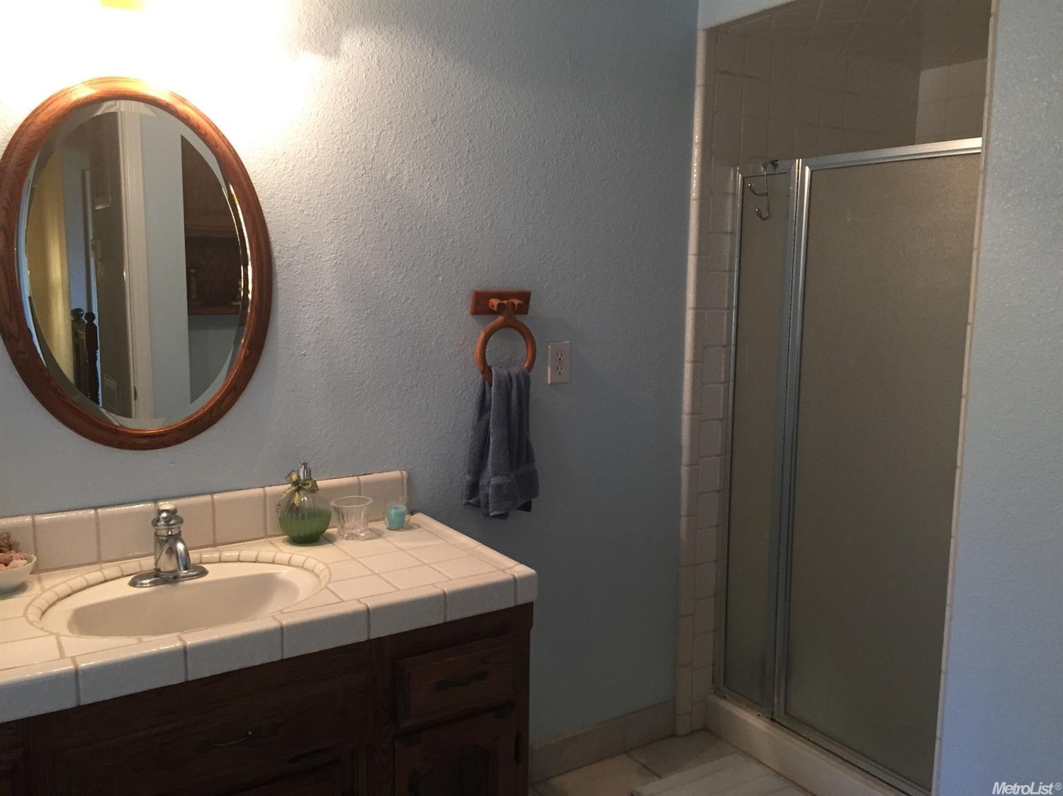 1409 Oakridge Ct, Modesto, CA 95351 photo 9