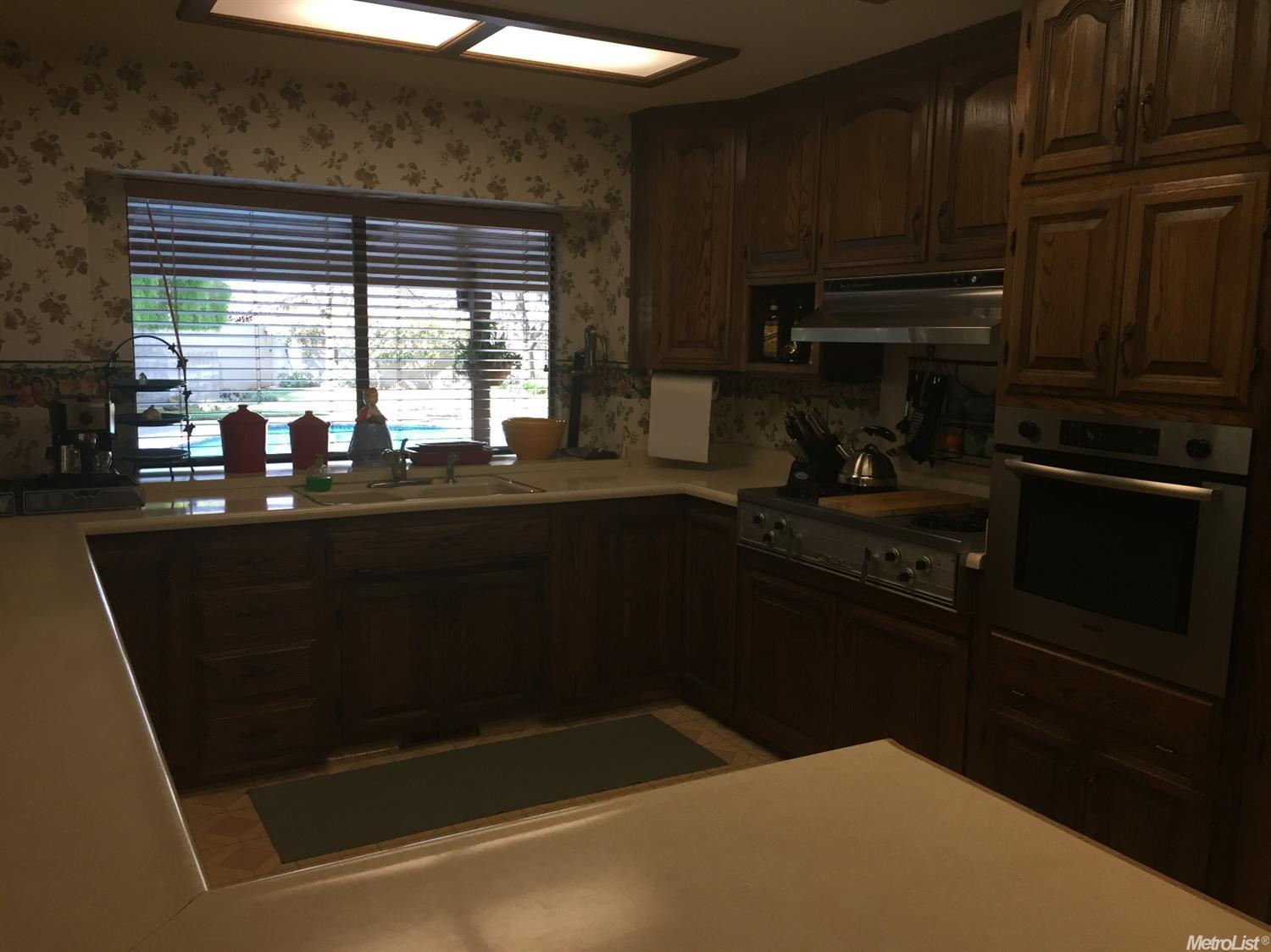 1409 Oakridge Ct, Modesto, CA 95351 photo 14