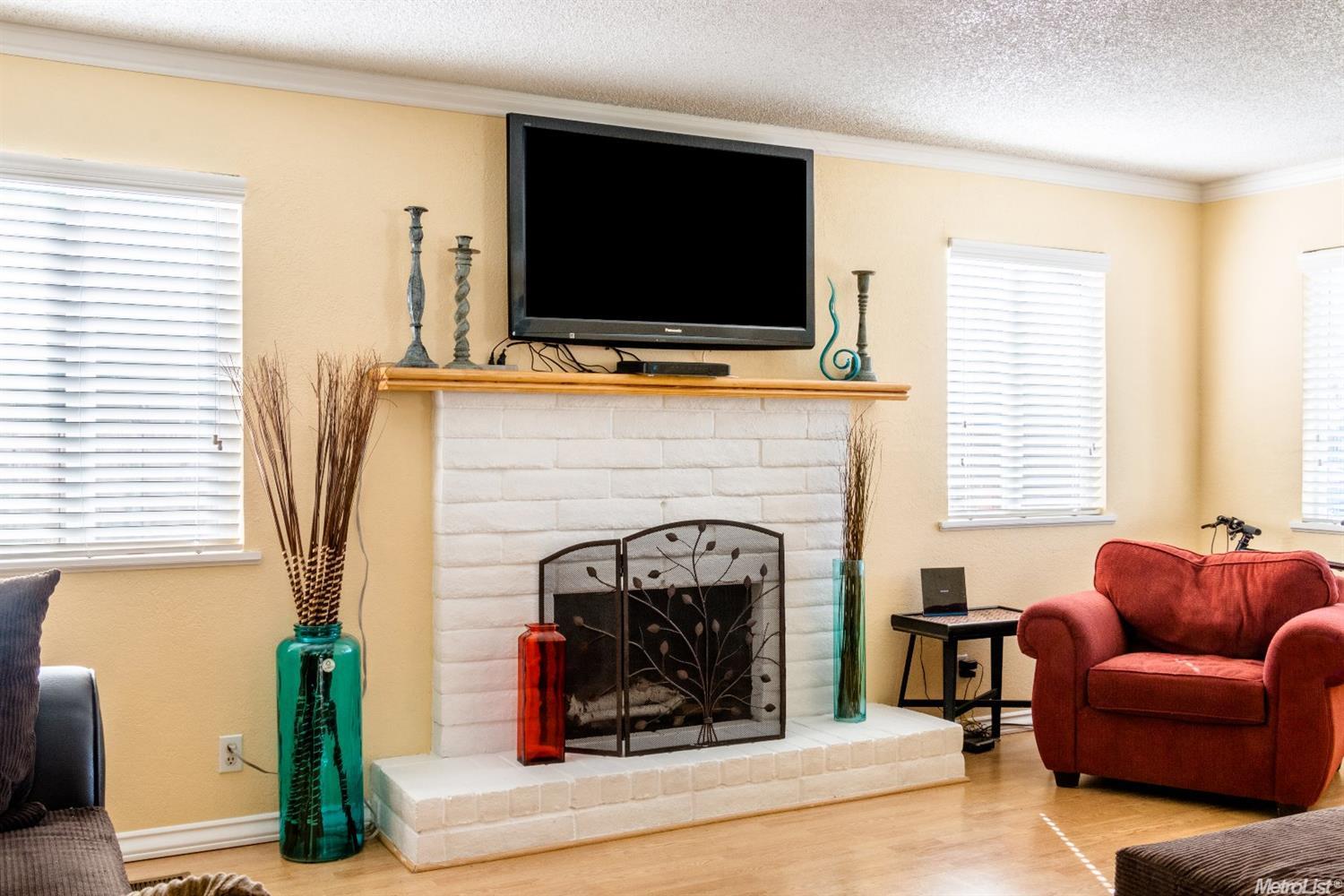 608 Robert Ave, Ripon, CA 95366 photo 5