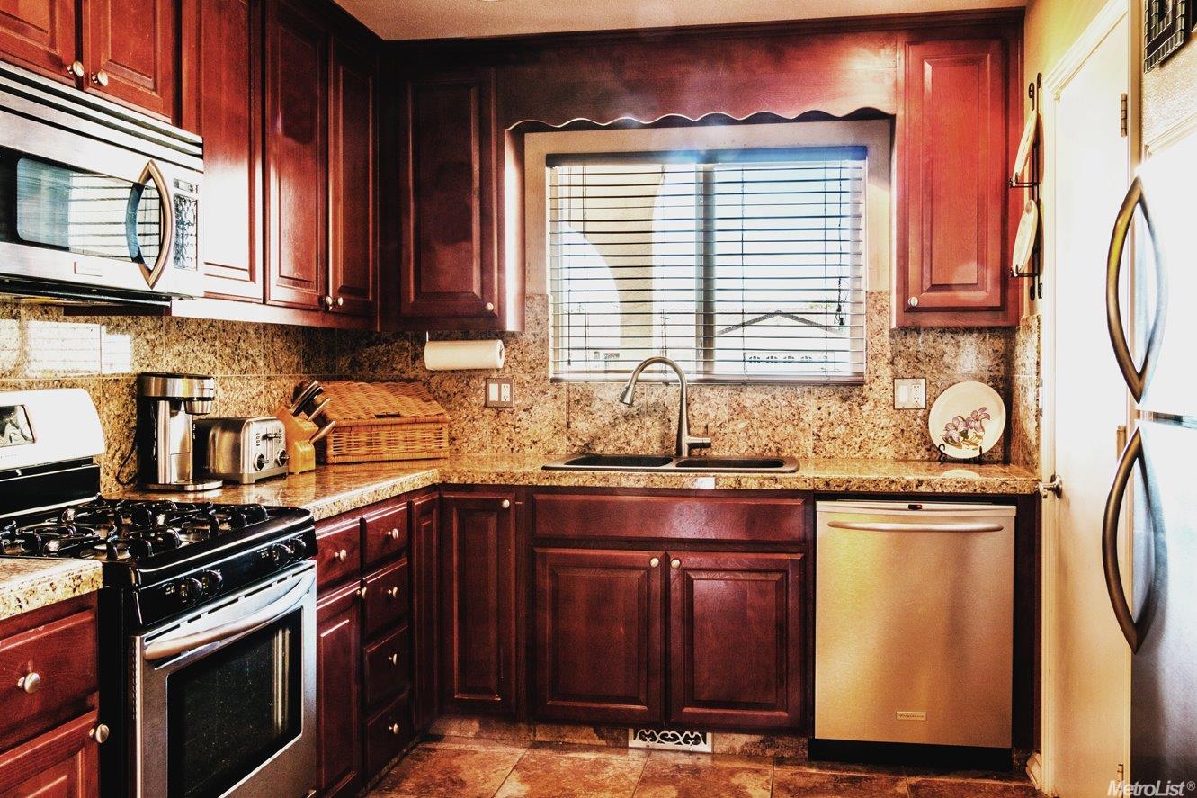 608 Robert Ave, Ripon, CA 95366 photo 8
