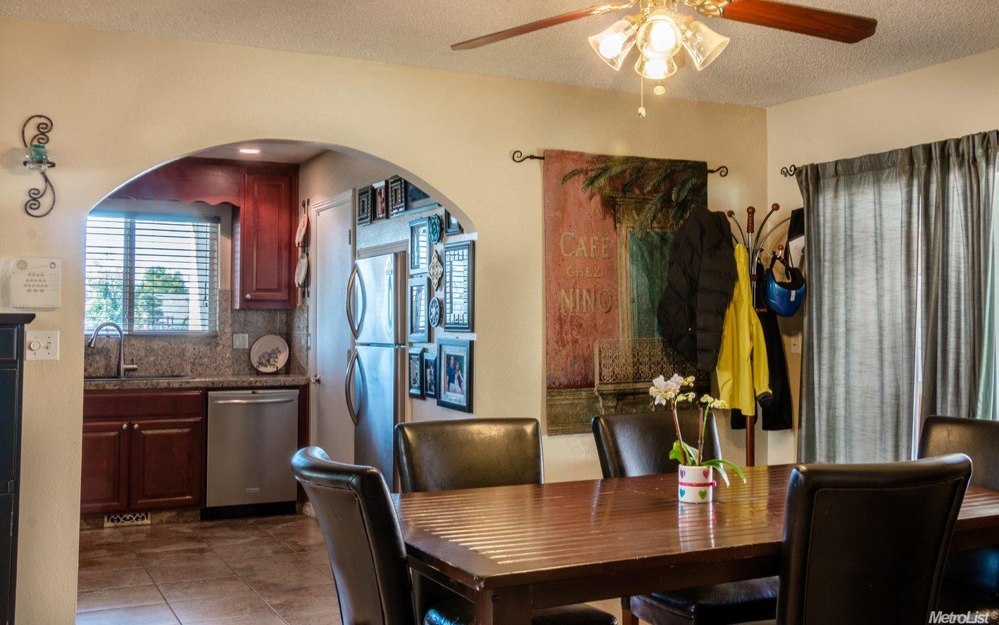608 Robert Ave, Ripon, CA 95366 photo 9