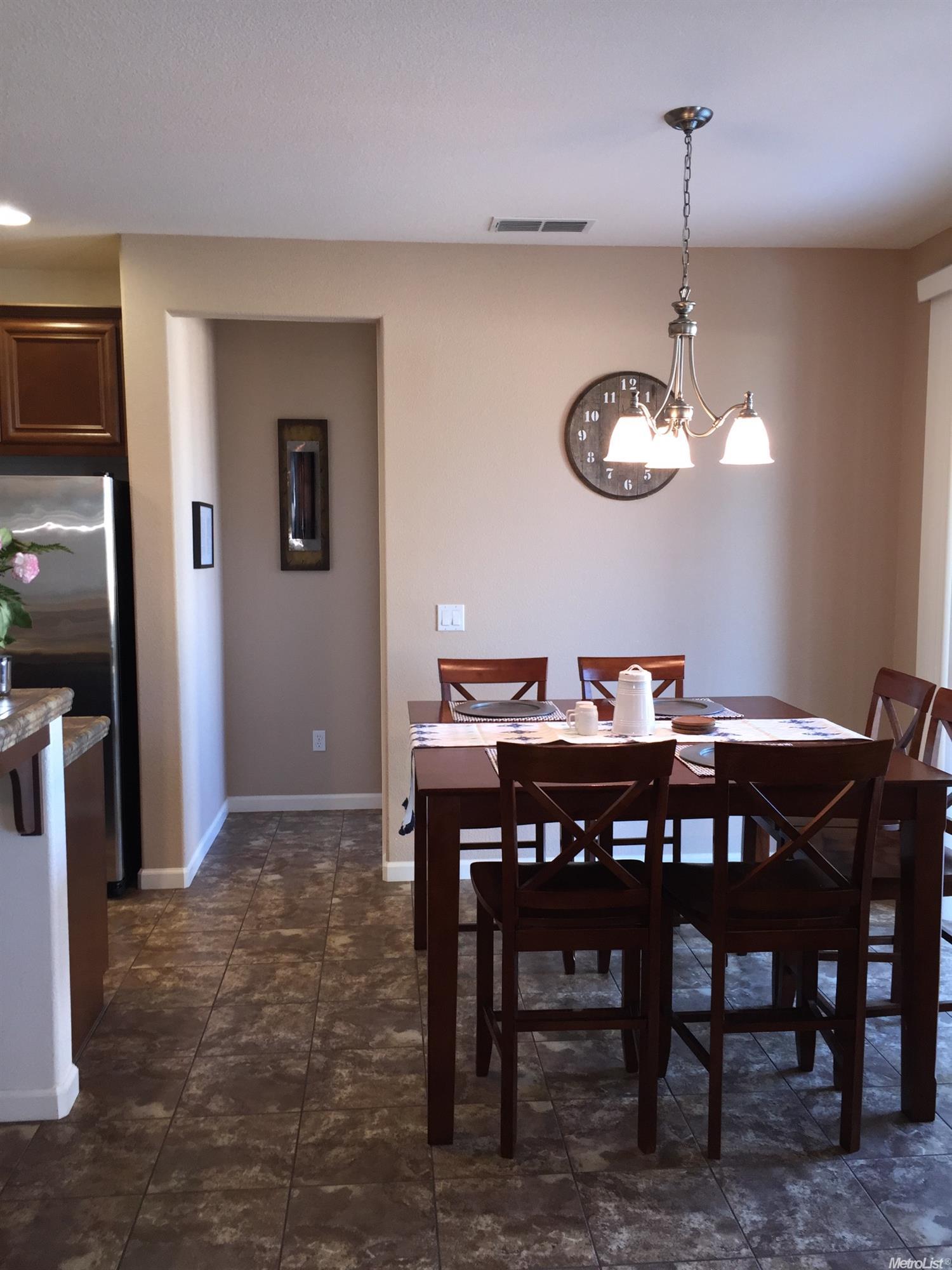 1724 Dalia Ln, Manteca, CA 95337 photo 4