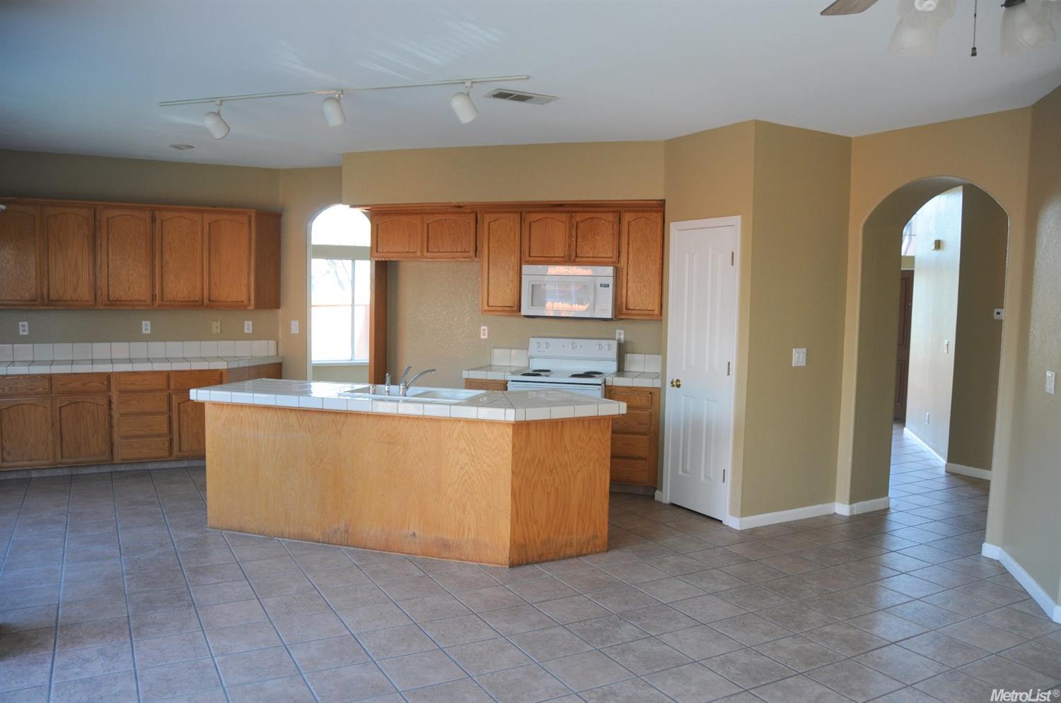 3633 Dothan Dr, Modesto, CA 95357 photo 5
