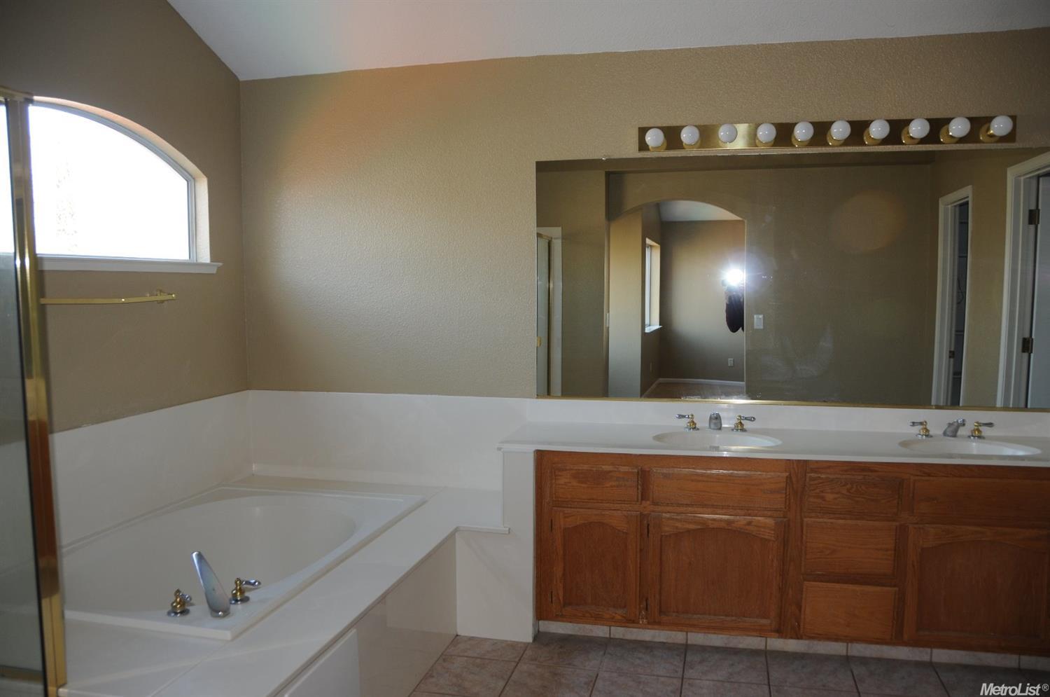 3633 Dothan Dr, Modesto, CA 95357 photo 16