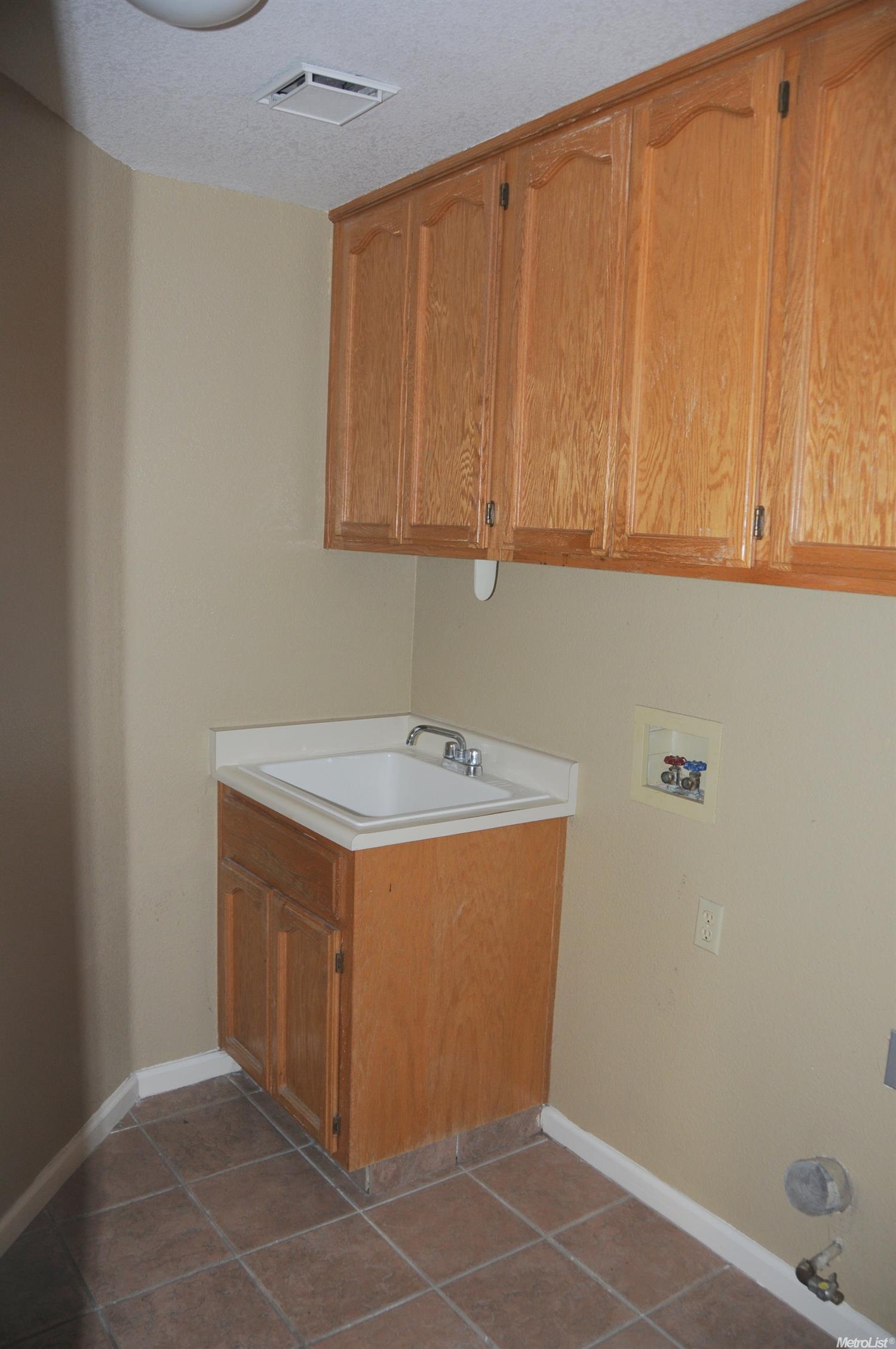 3633 Dothan Dr, Modesto, CA 95357 photo 14