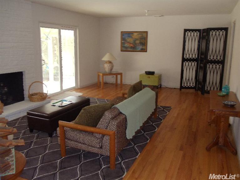 1622 Arbor Dr, Modesto, CA 95350 photo 2