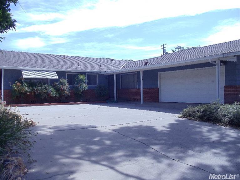 1622 Arbor Dr, Modesto, CA 95350 photo 1
