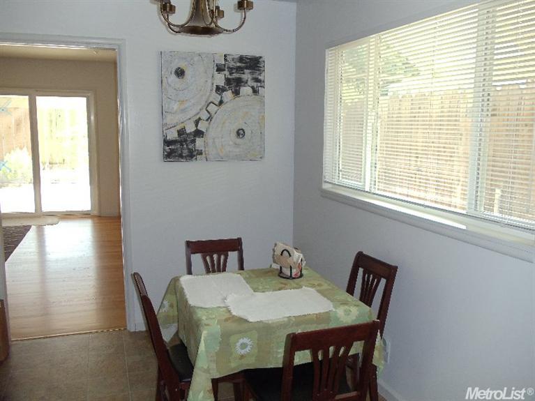 1622 Arbor Dr, Modesto, CA 95350 photo 4