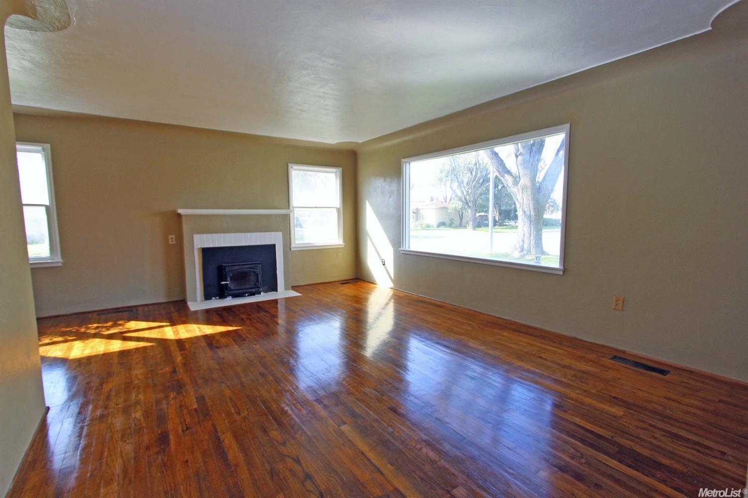 1500 Stetson, Modesto, CA 95350 photo 2