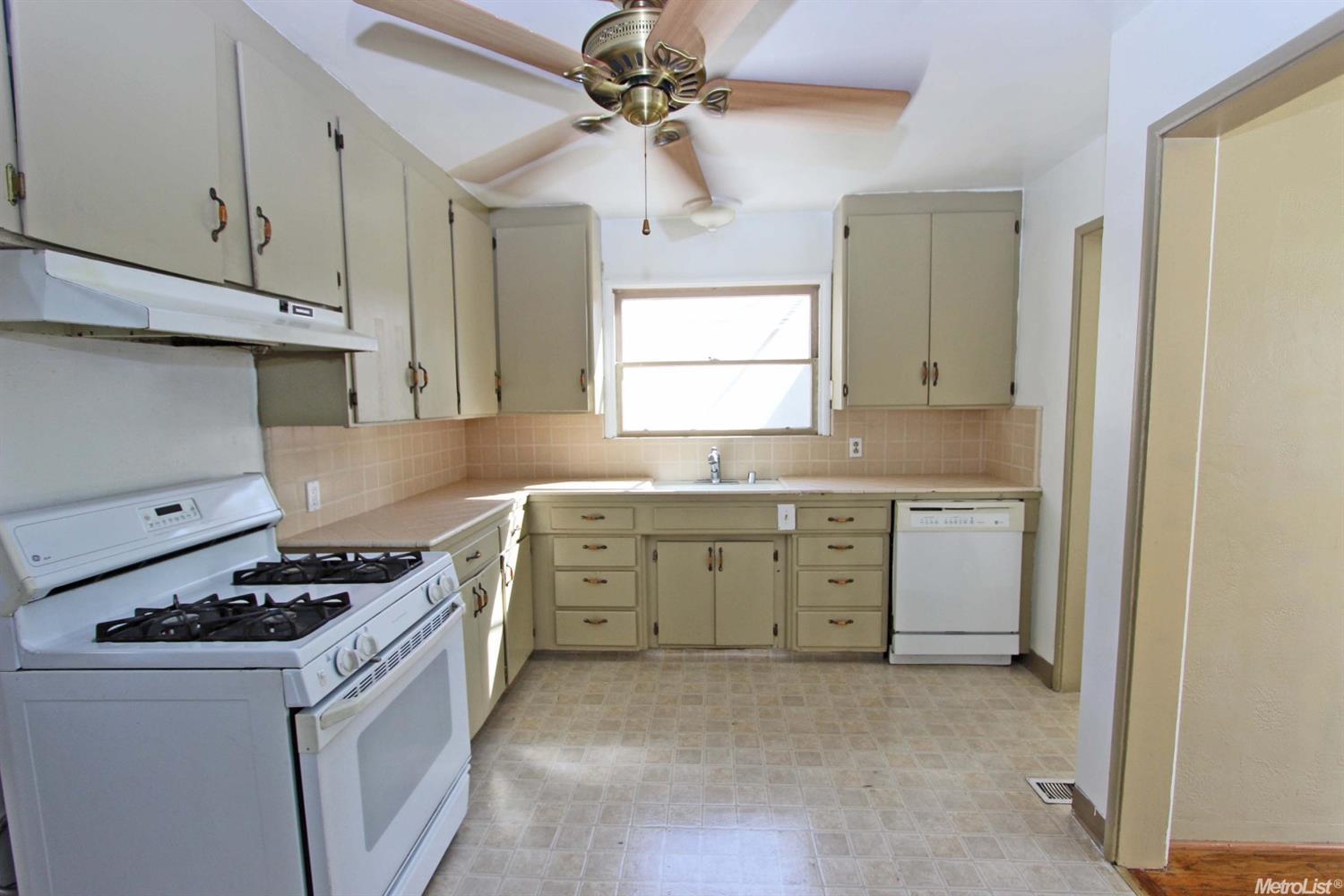 1500 Stetson, Modesto, CA 95350 photo 9