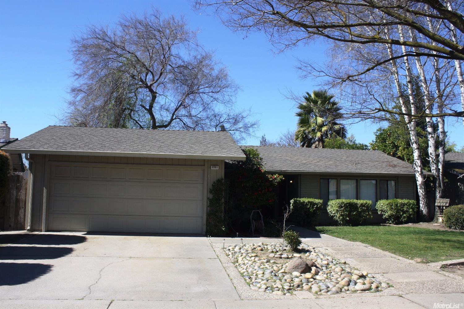3701 Kona Oak Dr, Modesto, CA 95355 photo 1