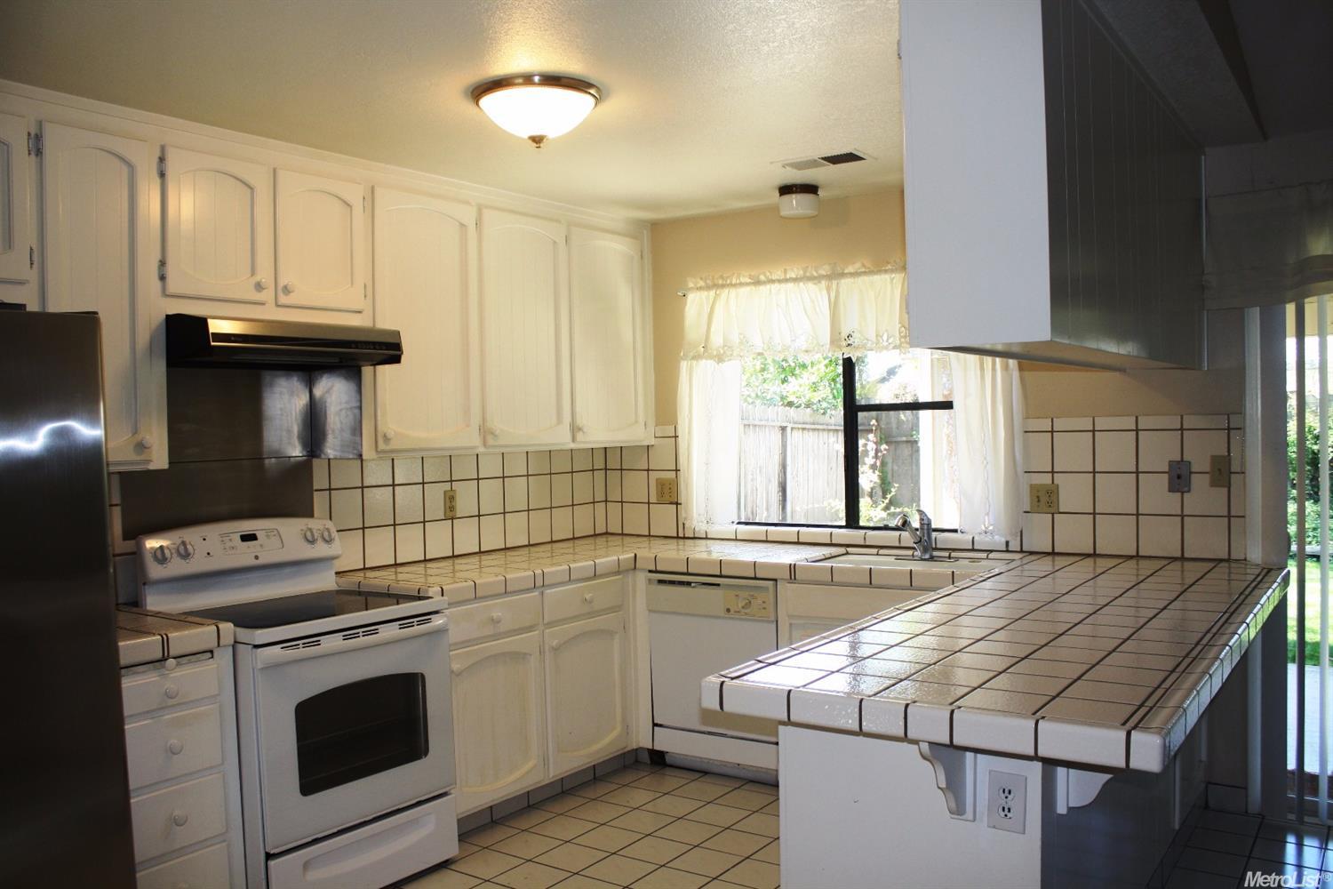 3701 Kona Oak Dr, Modesto, CA 95355 photo 6