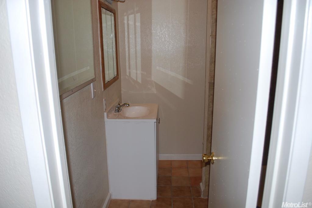341 Yosemite Ave, Modesto, CA 95351 photo 12