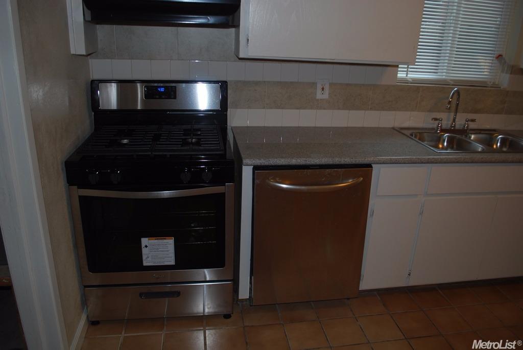 341 Yosemite Ave, Modesto, CA 95351 photo 5