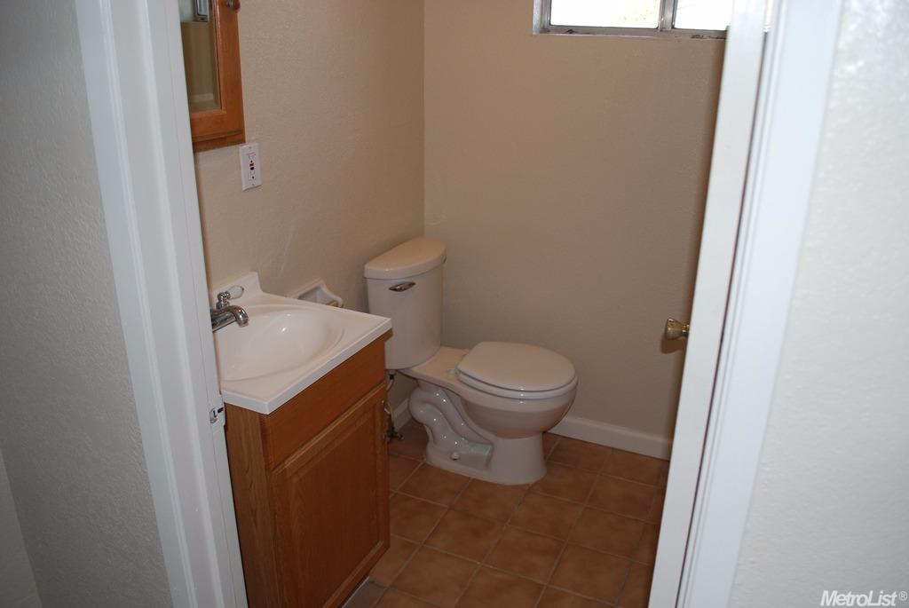341 Yosemite Ave, Modesto, CA 95351 photo 7