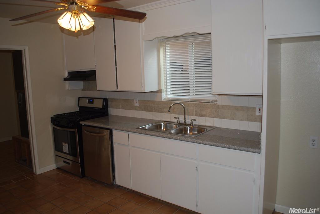 341 Yosemite Ave, Modesto, CA 95351 photo 4
