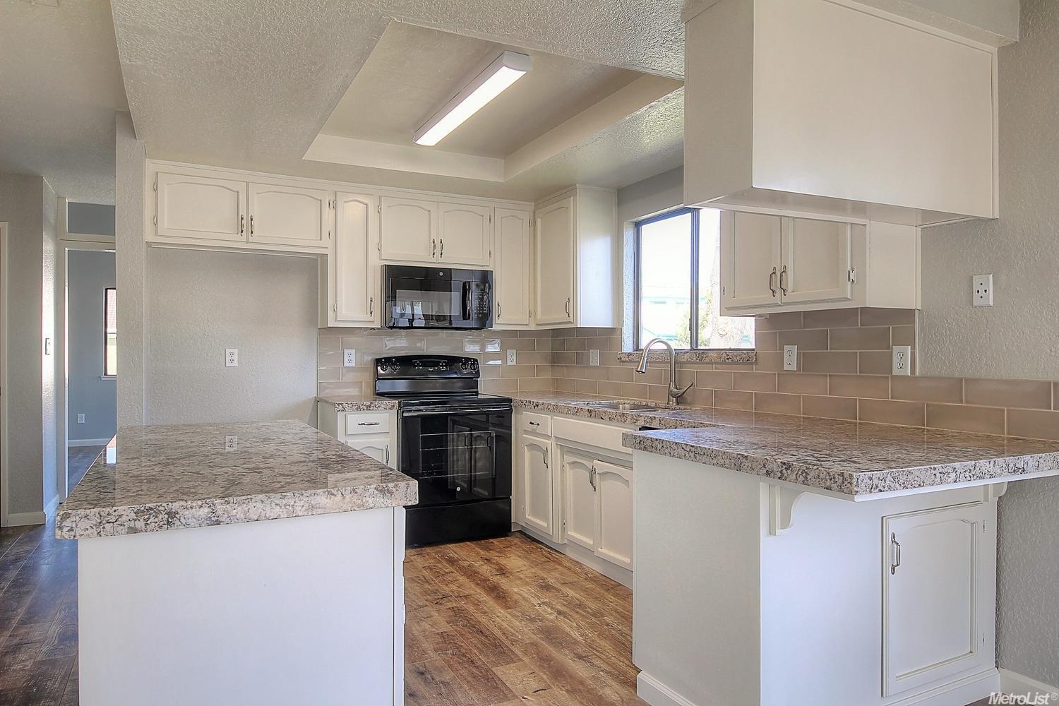 3917 Peacock Ln, Modesto, CA 95356 photo 5
