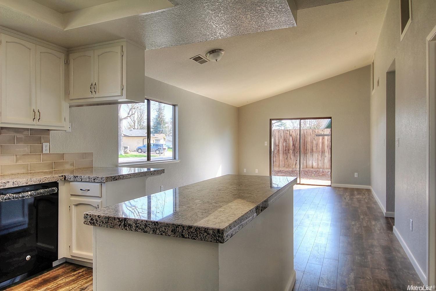 3917 Peacock Ln, Modesto, CA 95356 photo 6