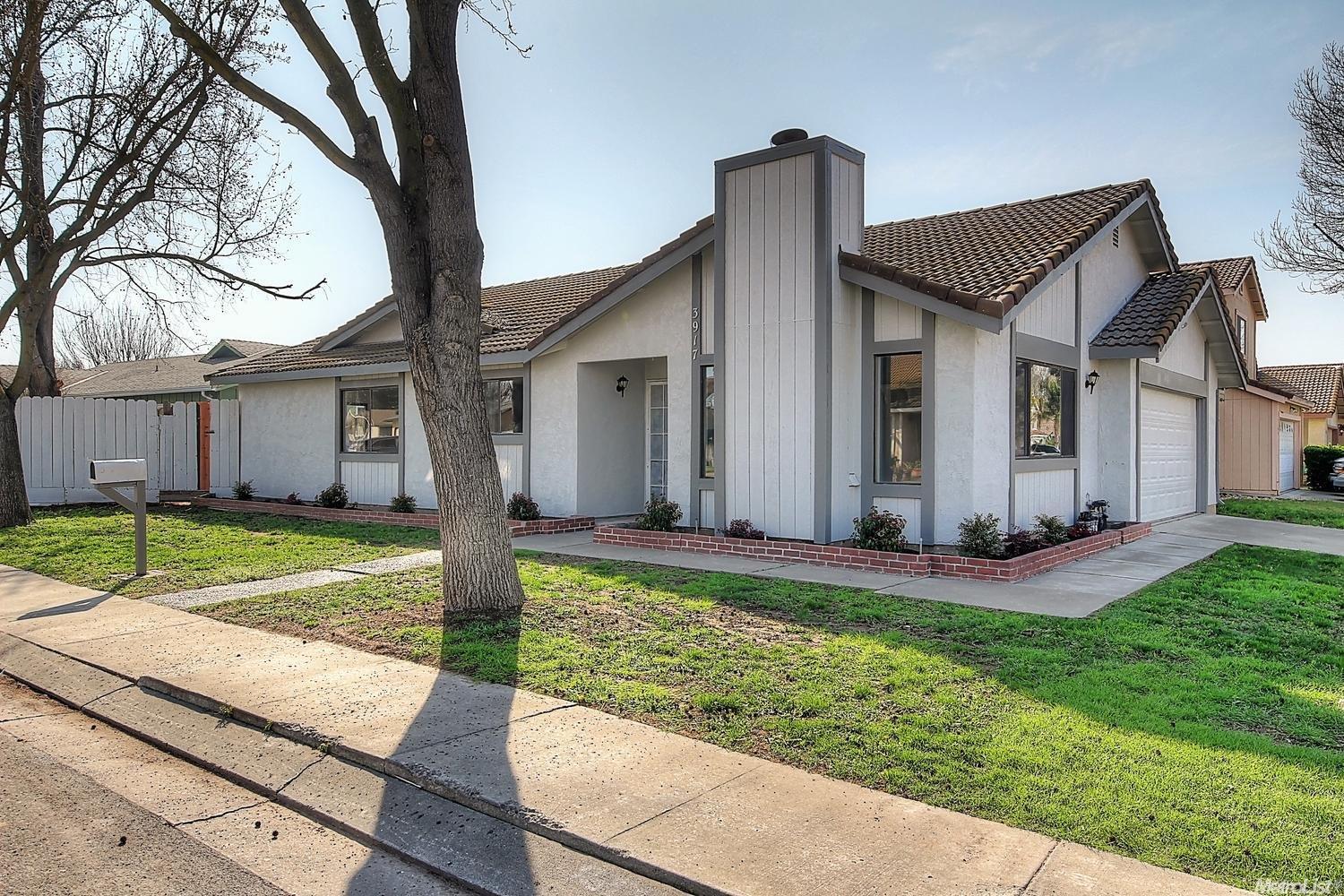 3917 Peacock Ln, Modesto, CA 95356 photo 1