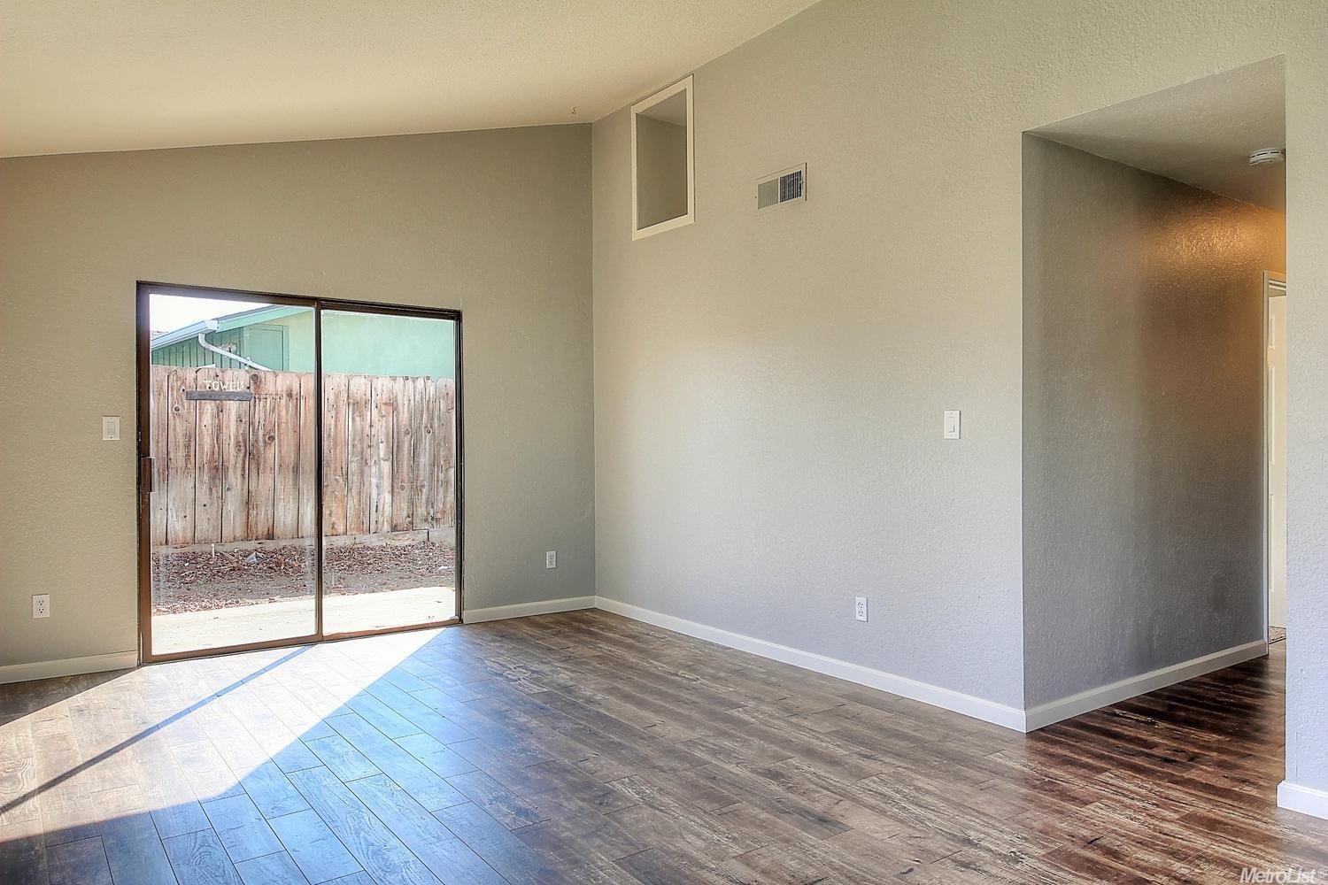 3917 Peacock Ln, Modesto, CA 95356 photo 8