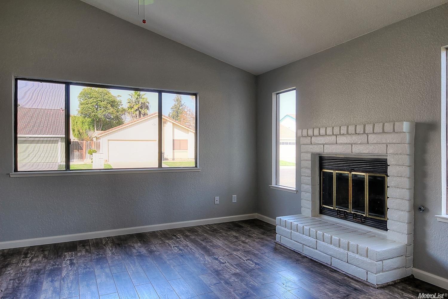 3917 Peacock Ln, Modesto, CA 95356 photo 4