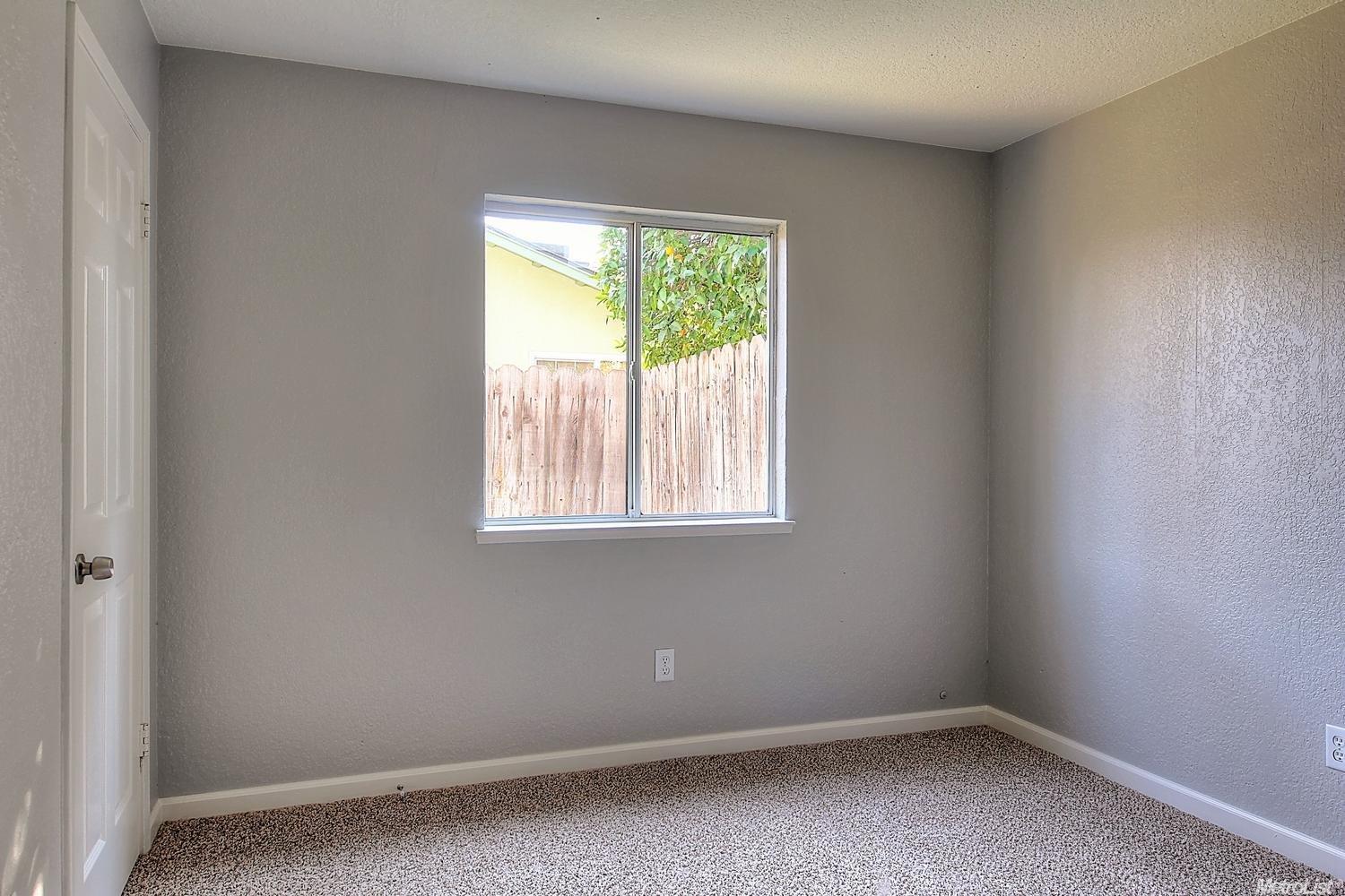 3917 Peacock Ln, Modesto, CA 95356 photo 14