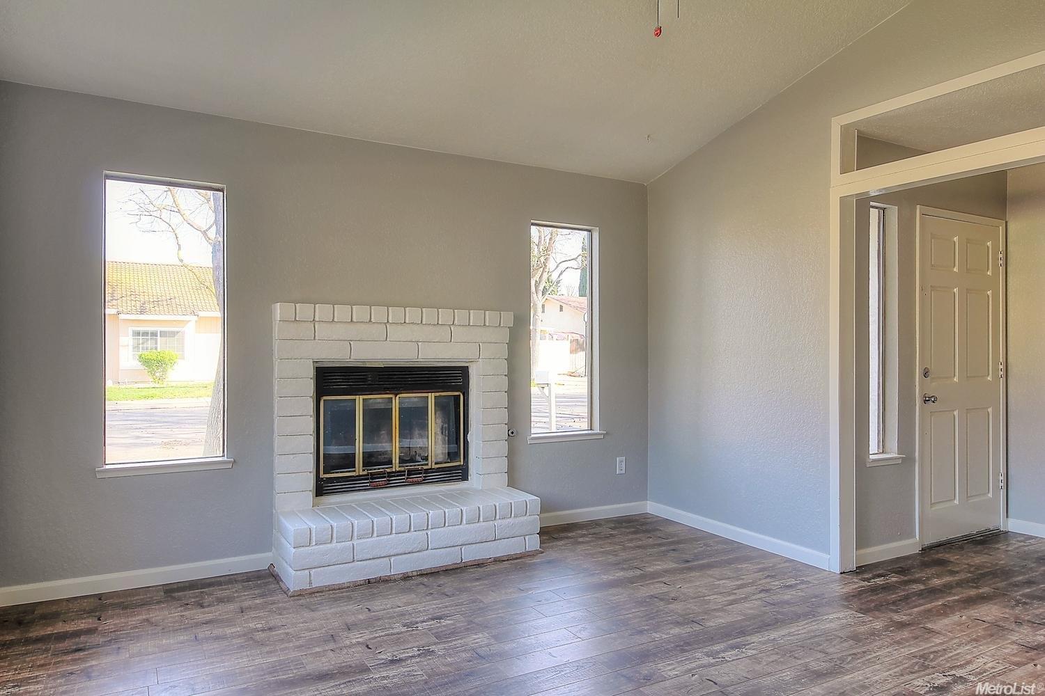 3917 Peacock Ln, Modesto, CA 95356 photo 3