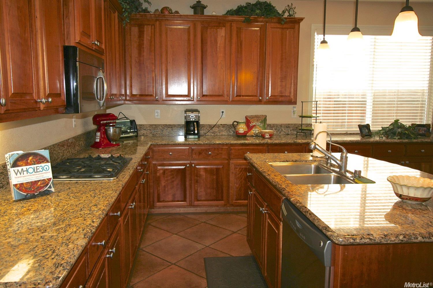 515 John Kamps Way, Ripon, CA 95366 photo 2