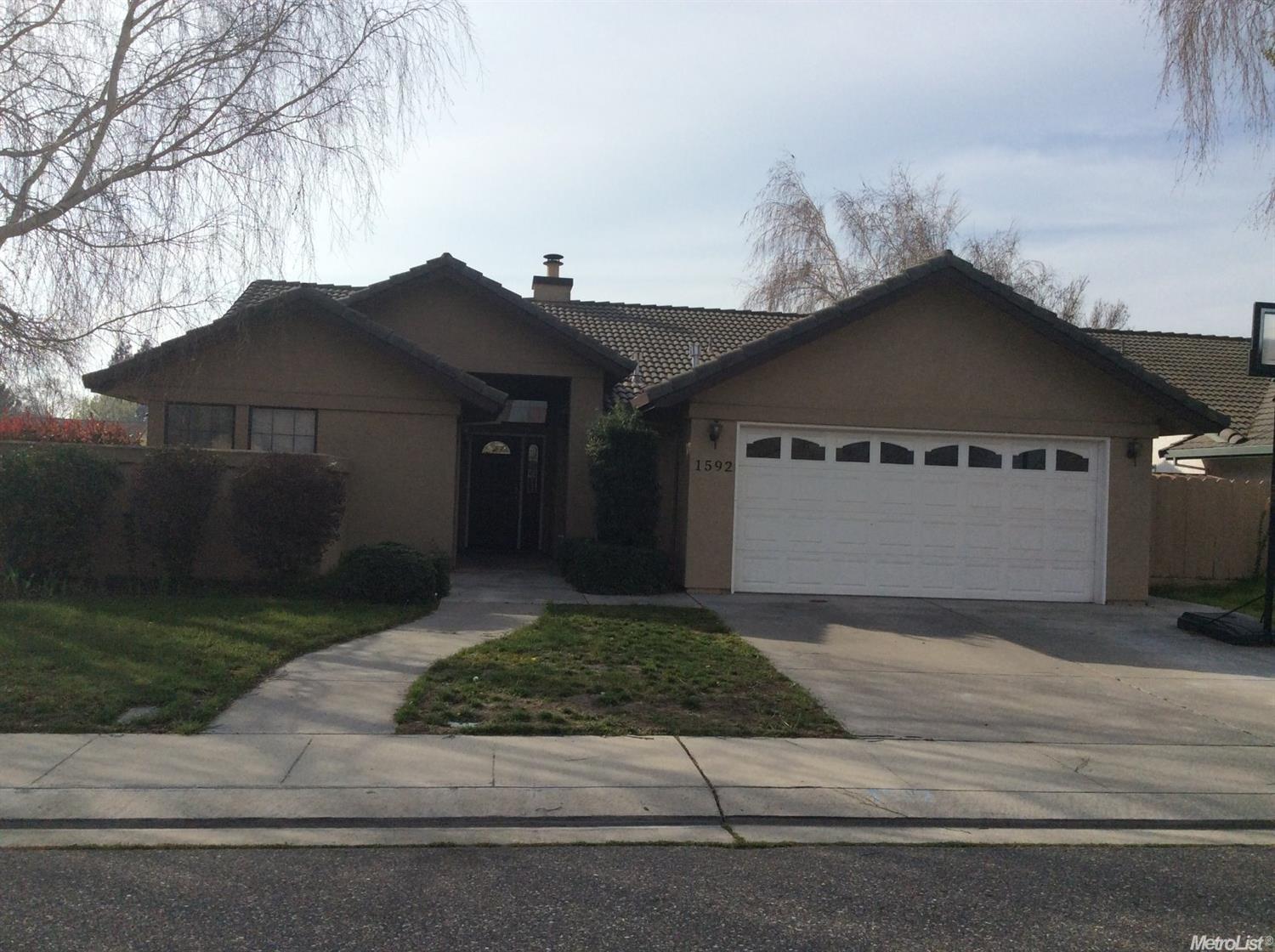 1592 Brookside, Manteca, CA 95336 photo 2