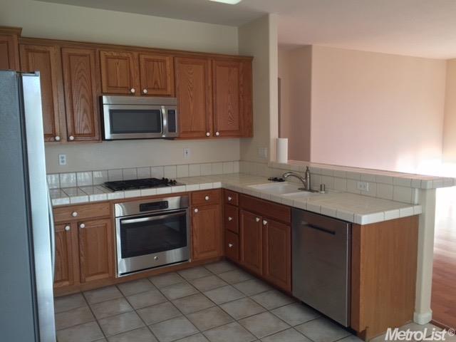 1141 Entrada Dr, Davis, CA 95618 photo 3