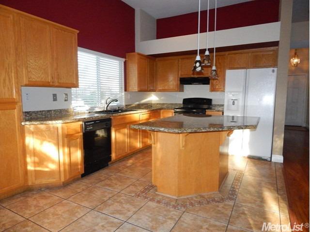3721 Norfolk Dr, Tracy, CA 95377 photo 8
