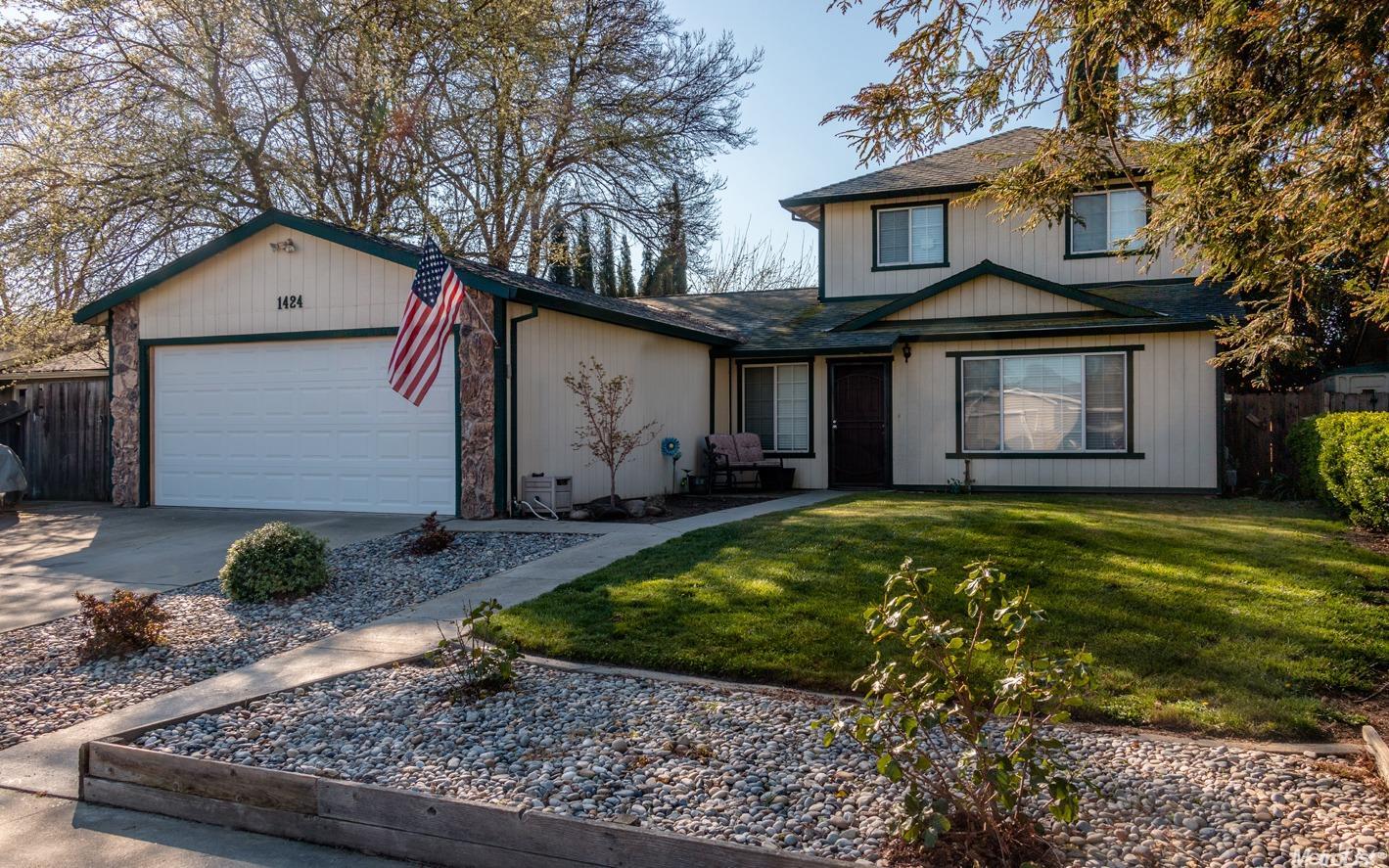 1424 Jennifer St, Ripon, CA 95366 photo 2