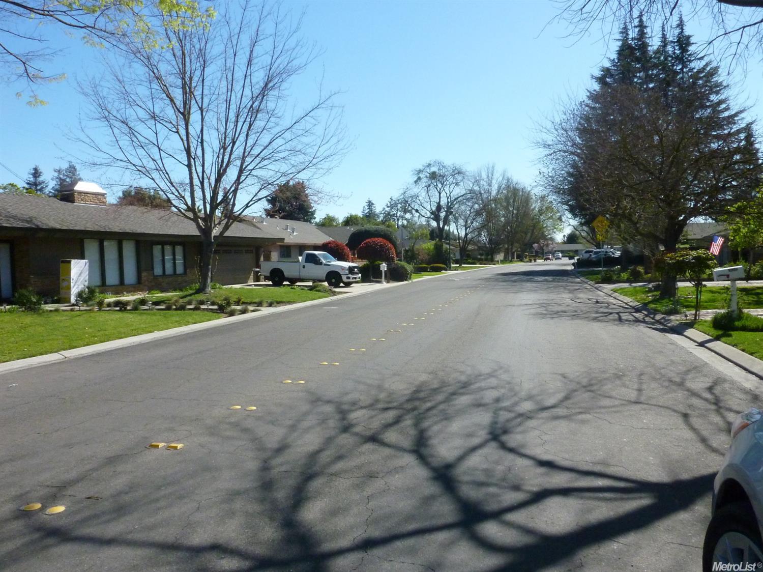 3205 Nottingham Ln, Modesto, CA 95350 photo 2