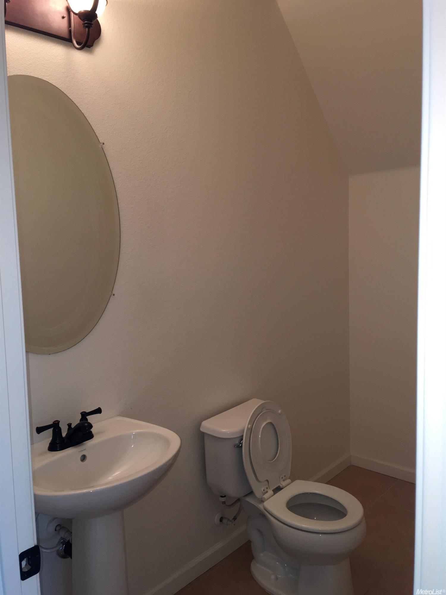 693 Jesse Martinez Dr, Tracy, CA 95304 photo 5