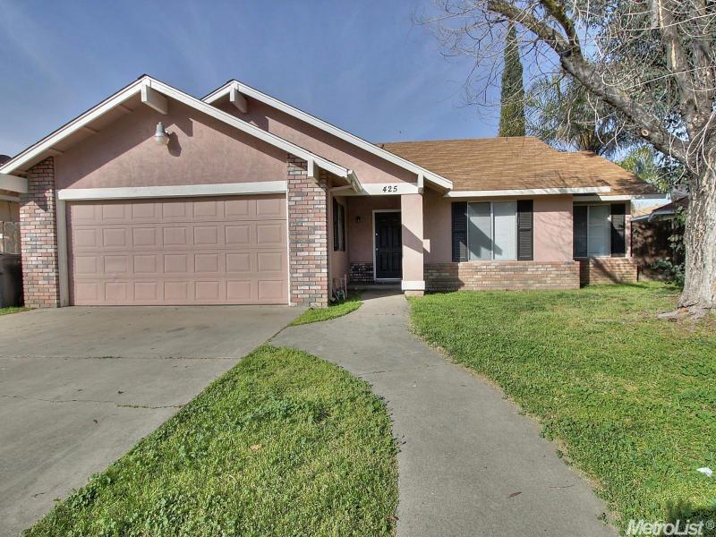 425 Mancini Way, Modesto, CA 95351 photo 1