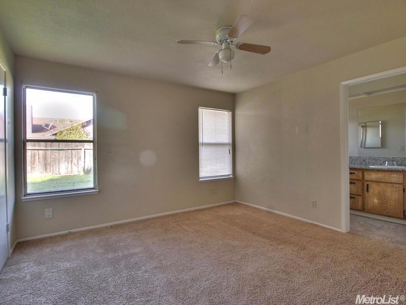 425 Mancini Way, Modesto, CA 95351 photo 5