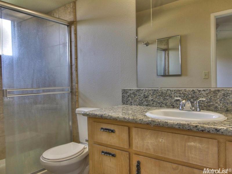 425 Mancini Way, Modesto, CA 95351 photo 6