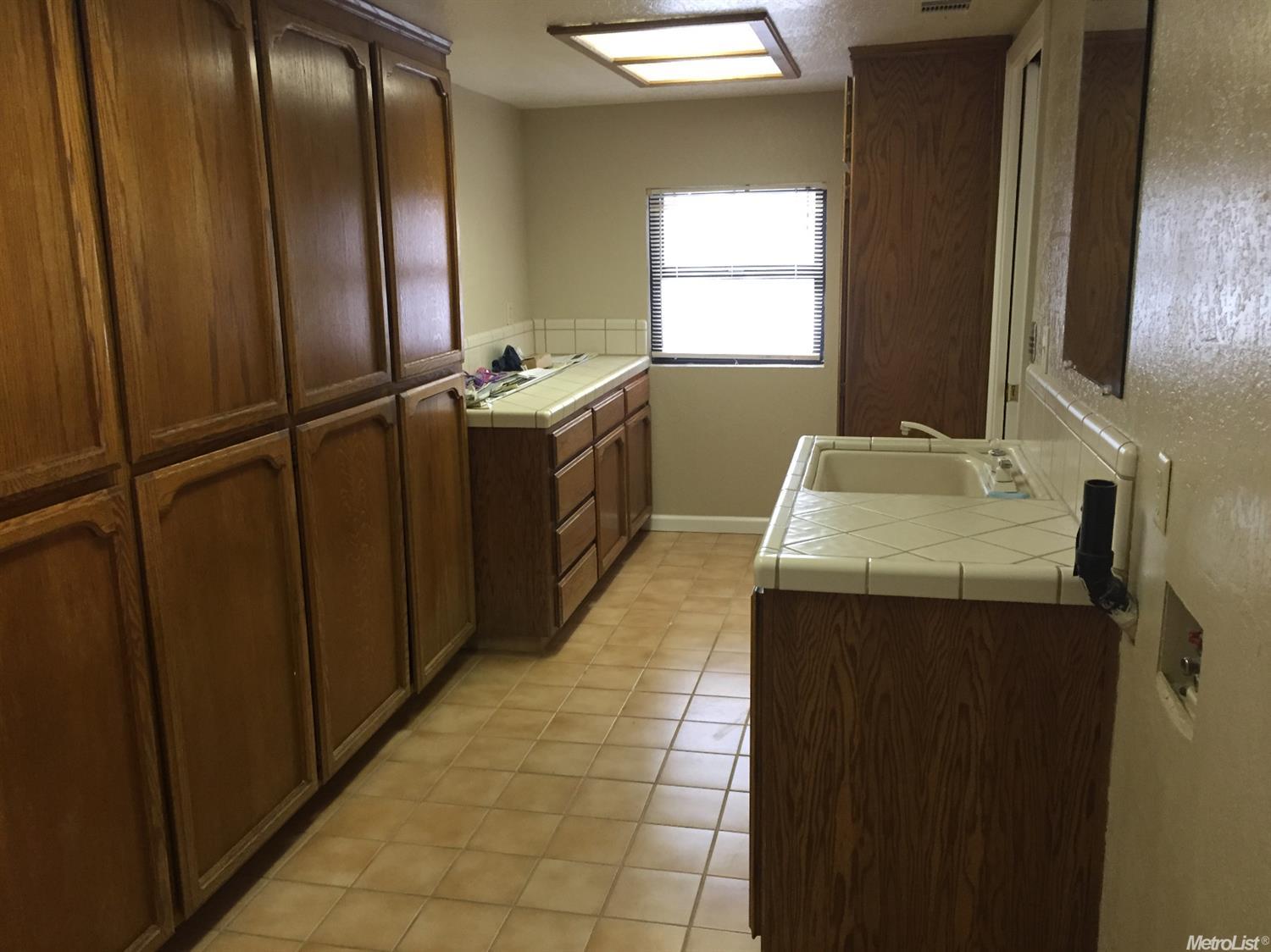 426 S Lee Ave, Lodi, CA 95240 photo 6