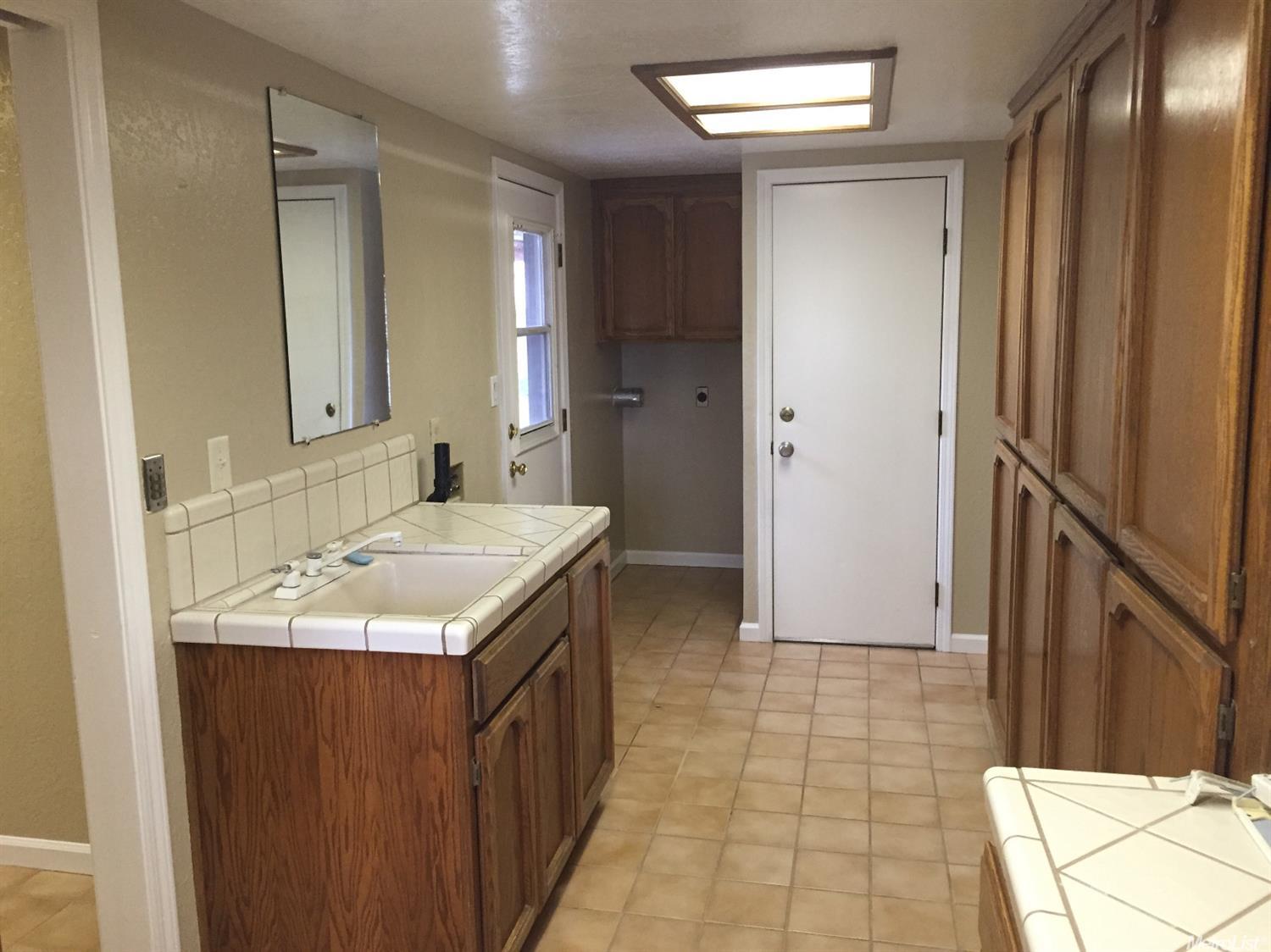 426 S Lee Ave, Lodi, CA 95240 photo 4