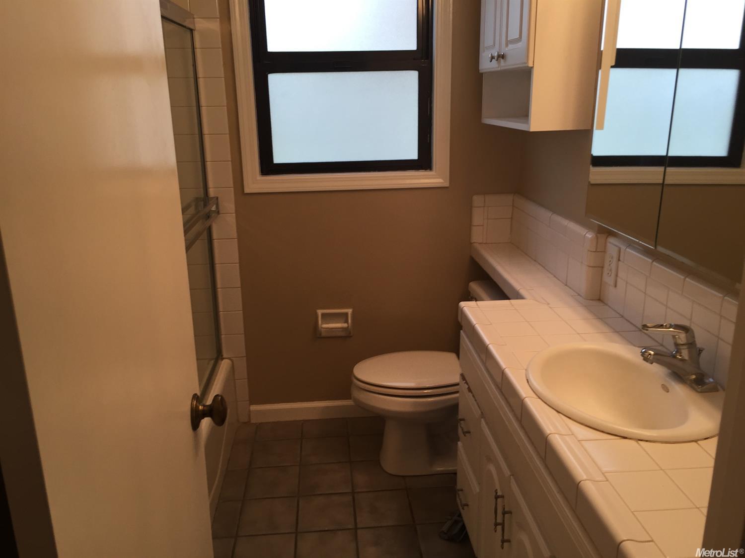 426 S Lee Ave, Lodi, CA 95240 photo 10